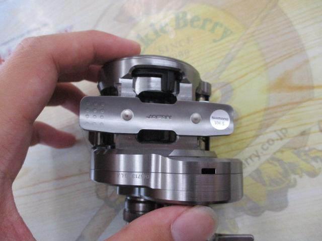 シマノ　23カルカッタコンクエストBFS XG 左巻　中古 23-cc-bfs-xgl.jpg