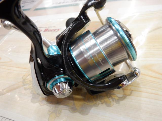 エメラルダス　LT2500S-H-DH 糸巻き未使用 ダイワ エメラルダス LT 2500S-H-DH (リール) 価格比較 - 価格.com