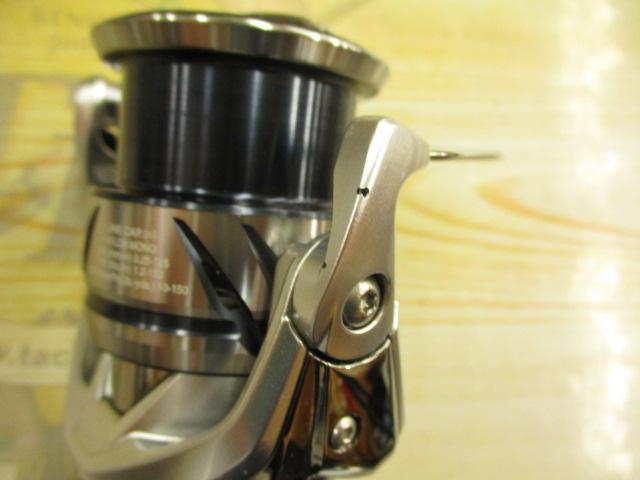 シマノ　23ストラディック　3000MHG シマノ(SHIMANO) 23 ストラディック 3000MHG ☆特別割引品