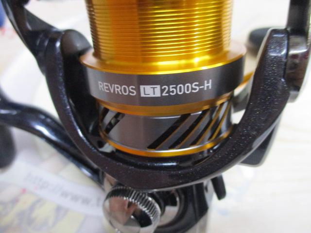 20レブロスLT2500S-H新品未使用 楽天市場】ダイワ スピニングリール 20 レブロス 2500S-H 箱付