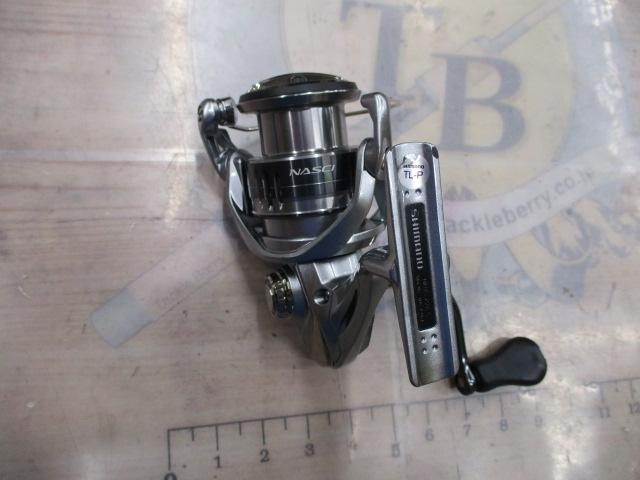 SHIMANO NASCI 2500 スピニングリール(釣り未使用品) SHIMANO シマノ リール スピニングリール ナスキー2500｜中古
