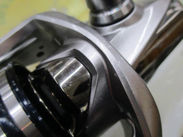 19ストラディック4000mhg 極美品 シマノ(SHIMANO) スピニングリール 19 ストラディック 4000MHG