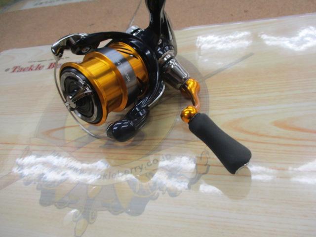 24レブロス LT2000S 即購入可！即日発送！ DAIWA（釣り） ダイワ [90] 24 レブロス LT2000S-XH : かめや