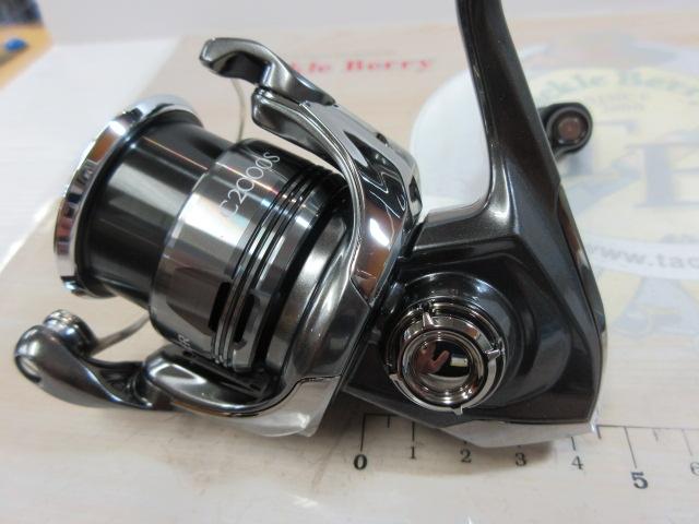SHIMANO - シマノ  ツインパワーC2000S美品中古  2011モデル シマノ ツインパワー C2000S (リール) 価格比較 - 価格.com