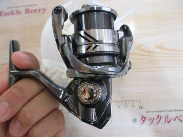 美品 シマノ　21コンプレックスXR C2000 F4 HG シマノ コンプレックス XR C2000 F4 HG (リール) 価格比較