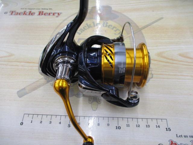 【美品】24 レブロスLT3000-CXH DAIWA（釣り） ダイワ 24 レブロスLT3000-CXH(スピニングリール