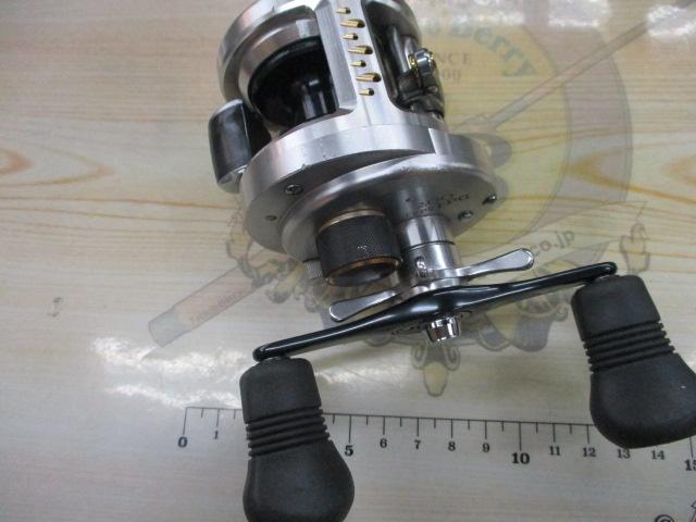 シマノ　オシアカルカッタコンクエスト 200 TYPE J-PG シマノ(SHIMANO) カルカッタ コンクエスト 300タイプJ-HG 026033