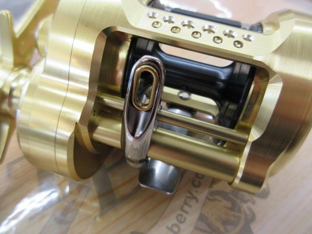 シマノカルカッタコンクエストMD 400XG　未使用 シマノ カルカッタ コンクエスト MD 400XG (リール) 価格比較