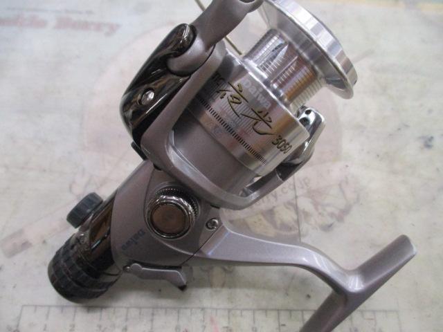 Daiwa アオリマチック 夜光3050 美品 Yahoo!オークション -「アオリマチック3050」の落札相場・落札価格