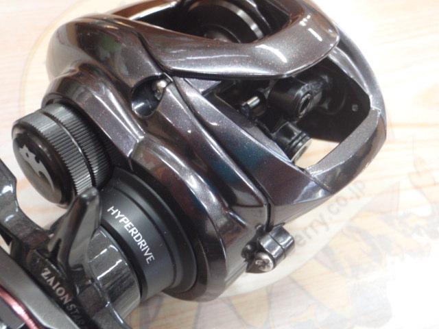 23紅牙100XHL ダイワ ベイトリール 23紅牙 100XHL(左): 釣具のキャスティング