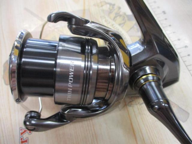 シマノ 24 ツインパワー 4000M新品・未使用スピニングリール シマノ 24 ツインパワー 4000M : つり具の銭屋 - 通販 - Yahoo