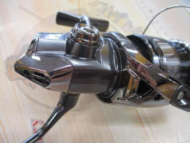 SHIMANO - 【中古/極上品】 シマノ 24 ツインパワー 4000M   /Q114M SHIMANO - 【中古/極上品】 シマノ 24 ツインパワー 4000M
