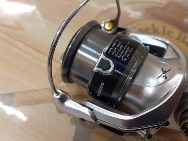 【中古/美品】 シマノ 15 ストラディック C2000HGS 替スプール付  /F265M 中古/美品】 シマノ 15 ストラディック C2000HGS 替スプール付
