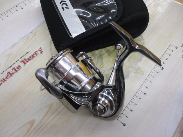 DAIWA - 【中古/未使用品】 ダイワ 22 イグジスト LT 2500S   /S035M DAIWA ダイワ スピニングリール 22イグジスト LT2500S-H 程度B