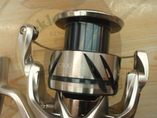 23ストラディック C5000XG 美品！低使用　箱付き SHIMANO シマノ 23ストラディック C5000XG スピニングリール 箱