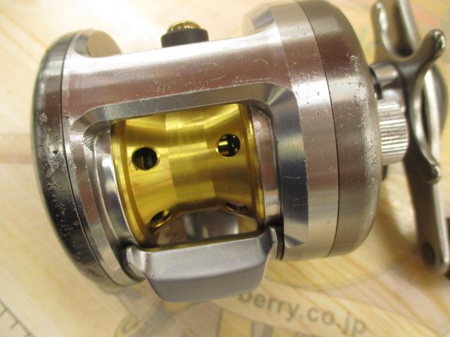 箱付きDaiwa ミリオネアCV-X105 ベイトリール シルバー ダイワ(Daiwa) ミリオネア CV-X 105 00613832｜アウトドア用品