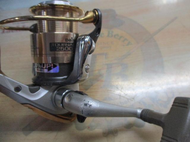 ダイワ　トーナメントZ 2500LBCD DAIWA】ダイワ『トーナメント-Z 2500LBCD 右ハンドル』055154