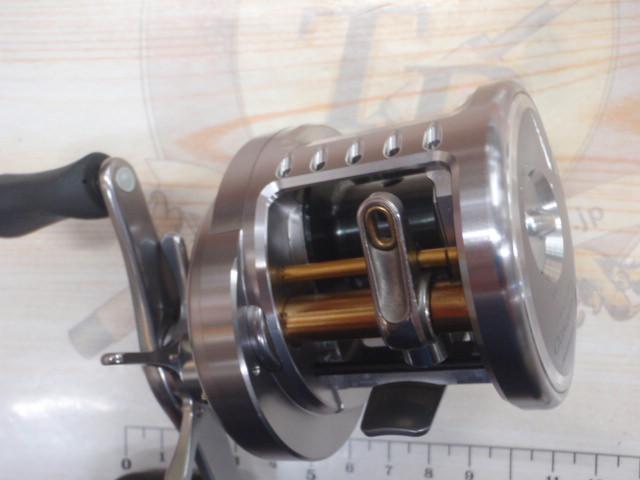 SHIMANO - 限界価格！シマノ 09 カルカッタコンクエスト200DC 09カルカッタコンクエスト 200DC (右) カルカッタコンクエスト