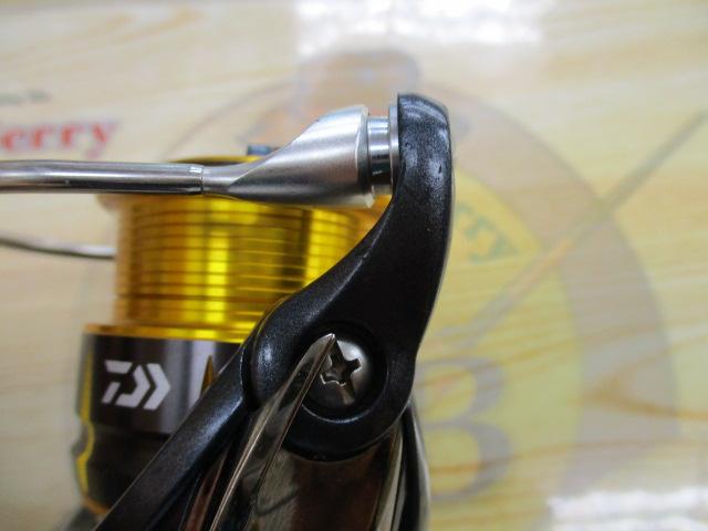 美中古　DAIWA 15フリームス 2506 スピニングリール 高耐久 美中古 DAIWA 15フリームス 2506 スピニングリール 高耐久