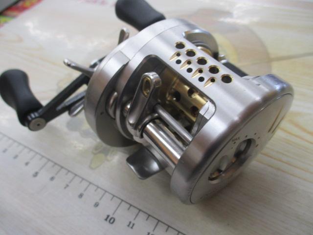 シマノ　03カルカッタコンクェスト200DC　中古 中古】【送料無料】シマノ 03 カルカッタコンクエスト 200DC (1