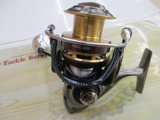 VADEL 4000H ヴァデル　ショアジギング　美品 DAIWA（釣り） 【目玉商品】ダイワ ヴァデル 4000H (スピニング