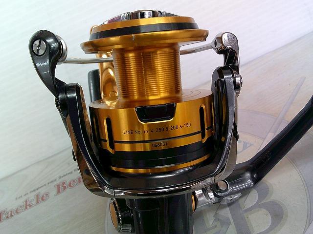 ダイワ 18尾長モンスター LBD 現行品、ほぼ新品 、マークX5号 200m付 DAIWA（釣り） 【取り寄せ商品】 ダイワ 尾長モンスター (LBD