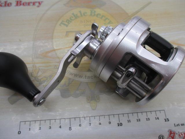 13オシアカルカッタ　300HG美品 シマノ(SHIMANO) 13オシアカルカッタ 300HG(右ハンドル) ☆限定