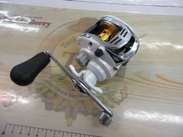 リールsporza150R(ホワイト)新品 リールsporza150R(ホワイト)新品