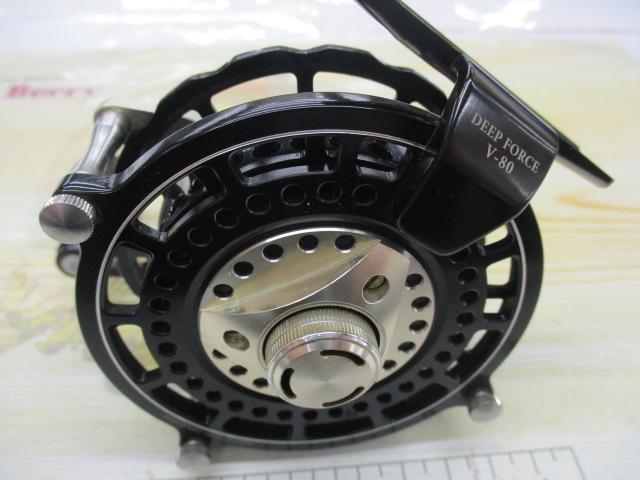 カセ筏師 ディープフォース V80-BG ブラック/ゴールド(左)