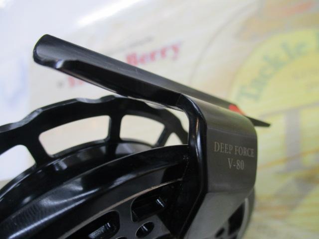 カセ筏師 ディープフォース V80-BG ブラック/ゴールド(左)