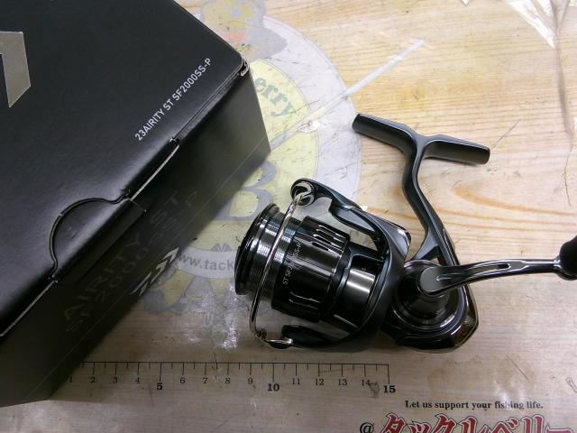 未使用品 23 AIRITY ST SF2000SS-H ダイワ スピニングリール 23エアリティ(AIRITY) ST SF2000SS-H