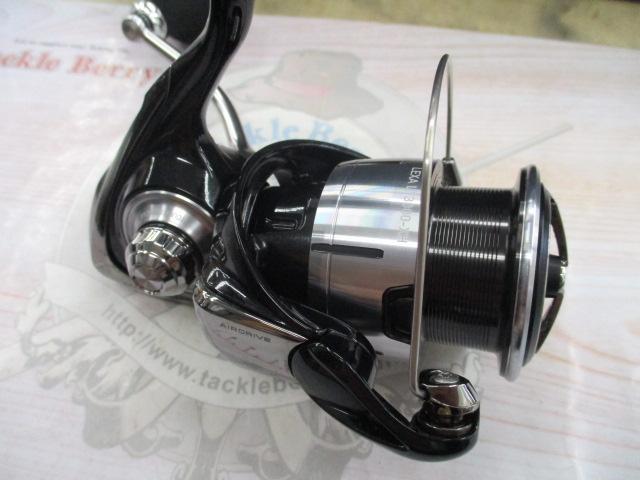 美品　ダイワ23レグザLT3000-XH ダイワ スピニングリール 23レグザ LT3000S-C【即日発送