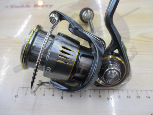 23エアリティ lt2500s-xh 中古美品 楽天市場】美品 DAIWA ダイワ スピニング リール 23 エアリティ