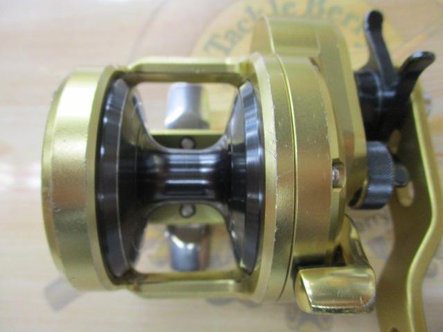 【中古/美品】 シマノ 14オシアジガーリミテッド 1500HG SOM AE82ハンドルノブ リブレ メカニカルブレーキレバー ラインストッパー付/V211M 中古/美品】 シマノ 14オシアジガーリミテッド 1500HG SOM AE82