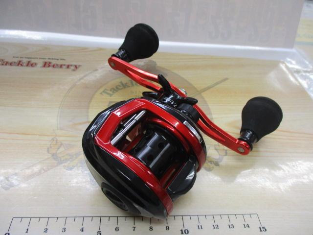 ブレイブレックス　サロペット　レッドブラック　L Reebok Street Fighter Collection Release Date | SBD