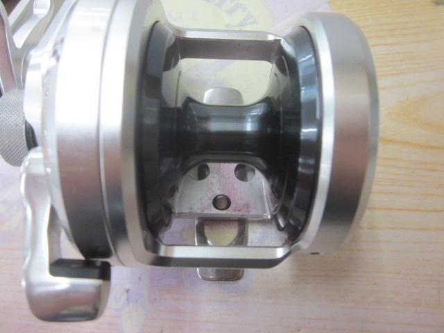 SHIMANO - 12オシアジガー1501HG中古品です。 12オシアジガー1501HG 中古品です。