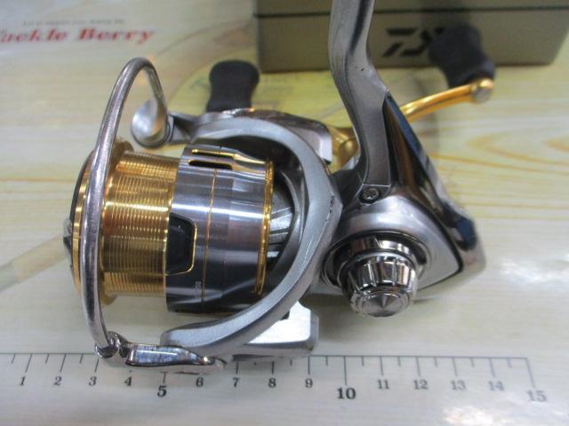 DAIWA 18 FREAMS LT2500S-DH フィッシングリール 極美品 DAIWA（釣り） ダイワ 18フリームス LT2500S−DH