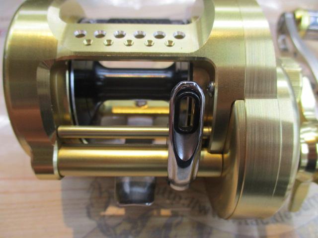 【中古品】18カルカッタコンクエスト401 左ハンドル シマノ カルカッタ コンクエスト MD 401XGLH (リール) 価格比較