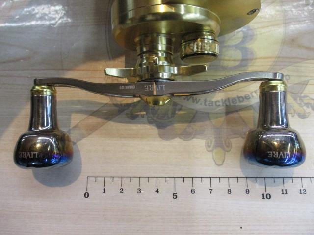 SHIMANO 18カルカッタコンクエスト401 シマノ(SHIMANO) 18カルカッタコンクエスト 401(左) ○廃番