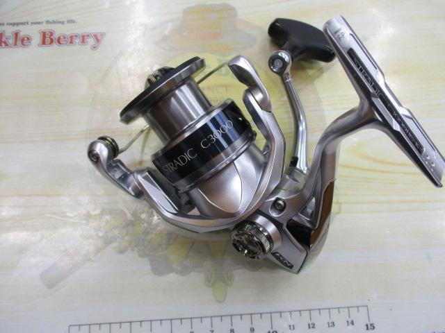 シマノ　15ストラディック3000HG　実釣未使用品 中古品/USED】 シマノ 15ストラディック C3000HG SHIMANO