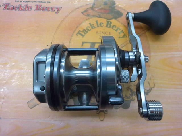 SHIMANO - 【中古/美品】 シマノ 23 スピードマスター石鯛 2000T   /T142M SHIMANO - 【中古/美品】 シマノ 23 スピードマスター石鯛 2000T