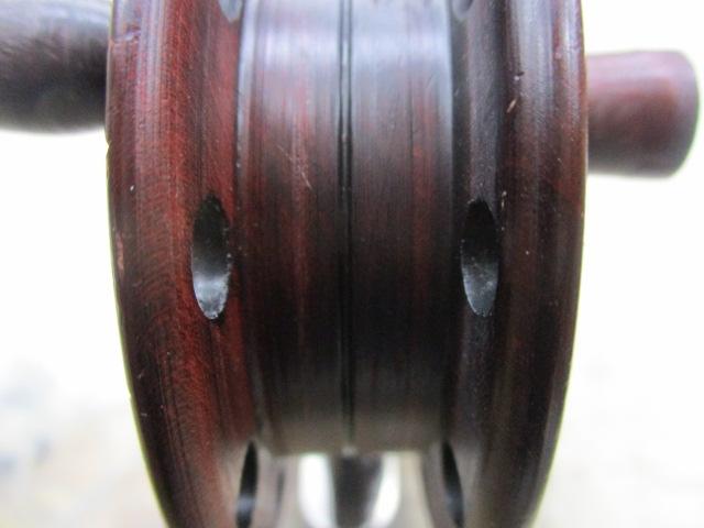 重利作タイコリール