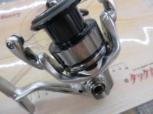 SHIMANO - 新品未使用　ストラディック19 4000XG シマノ 19 ストラディック 4000XG / スピニングリール : つり具