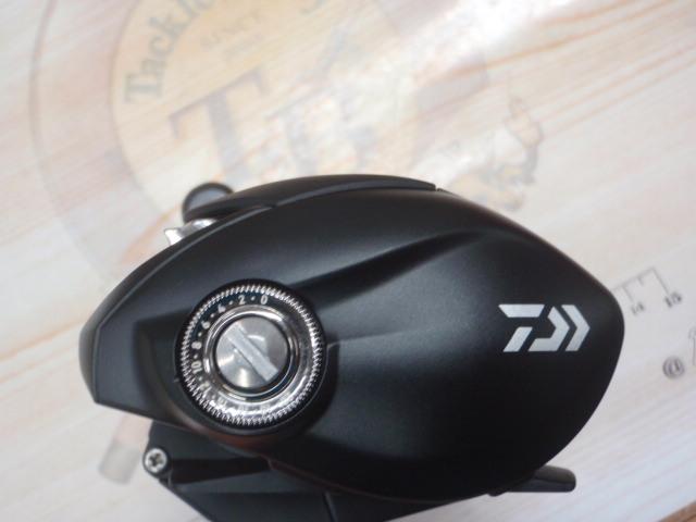 ダイワ 25 タトゥーラTW 200XH (Daiwa ベイトリール 釣り)【送料