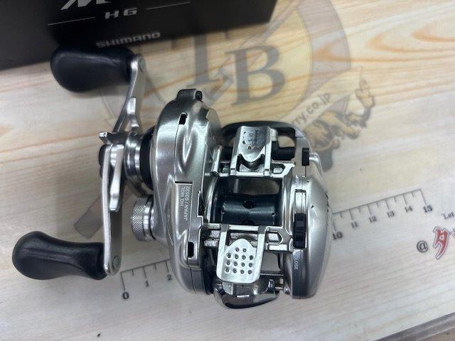 SHIMANO - σσ【中古】SHIMANO シマノ ベイトリール 16メタニウムMGL HG RH 03532 やや傷や汚れあり シマノ(SHIMANO) ベイトリール 16 メタニウム MGL HG 右ハンドル