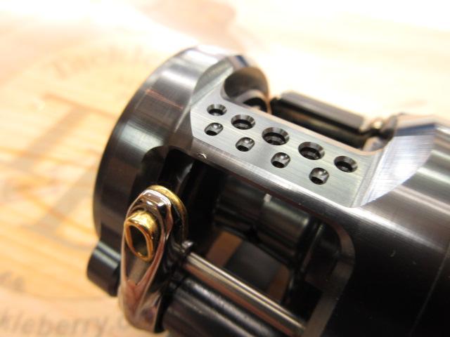 【未使用品】カルカッタコンクエスト シャローエディション 31HG シマノ カルカッタ コンクエスト シャローエディション 31HG 左