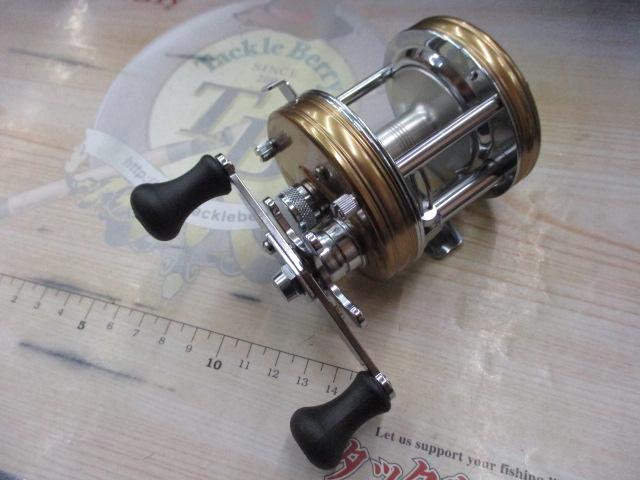 美品　アブ　アンバサダー5500C ヘリテージブロンズ Amazon.co.jp: ABU アンバサダー 5500C HERITAGE ヘリテージ