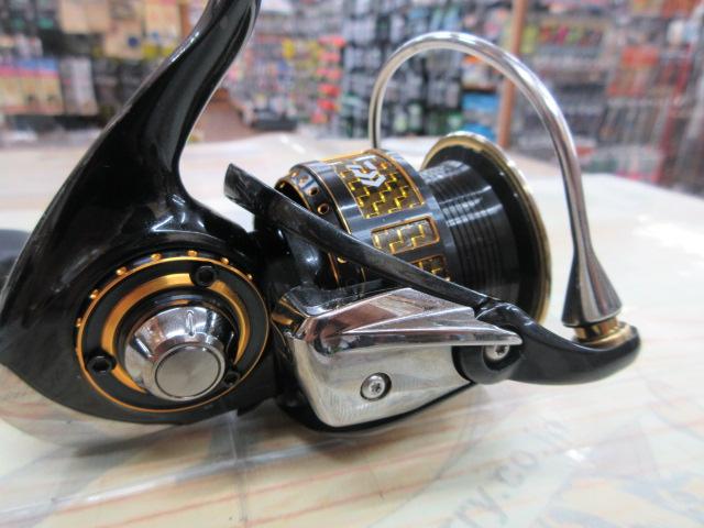 ダイワ 17モアザン 3012H 中古美品 ダイワ 17モアザン 3012H RCSパワーライトノブ付/N537M 美品