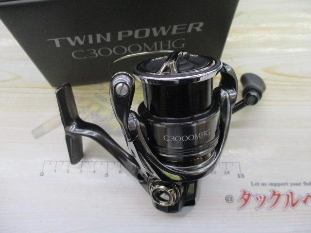 未使用品 SHIMANO 24ツインパワー　C3000MHG シマノ(SHIMANO) 24 ツインパワー C3000 ツインパワー ☆NEW