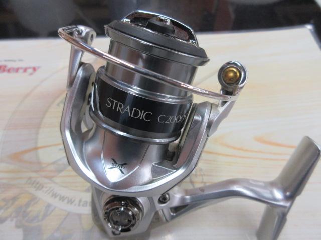 【中古/美品】 シマノ 15 ストラディック C2000HGS 替スプール付  /F265M 中古/美品】 シマノ 15 ストラディック C2000HGS 替スプール付